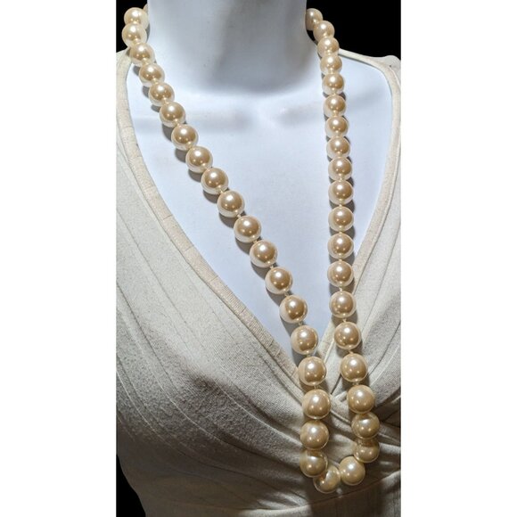 Chunky Retro Cream Faux Pearl Costume Necklace - Picture 7 of 9